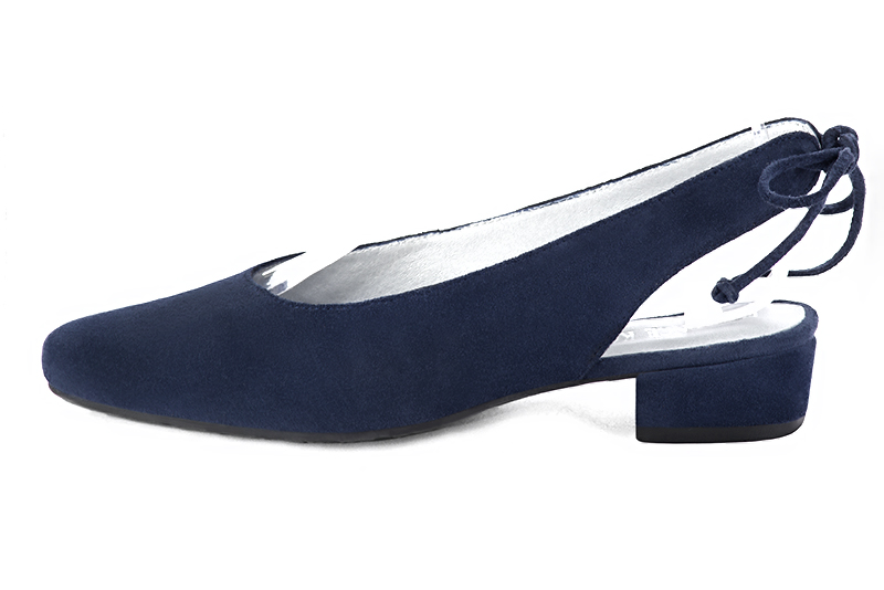 Chaussure femme brides bleu marine Bout rond. Petit talon